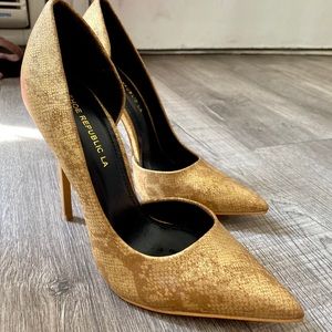 Gold Stilletos - brand new